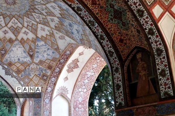 اردوی دانش‌آموزان ناحیه 2 ری در باغ فین کاشان
