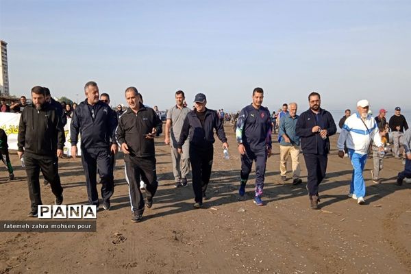 همایش پیاده‌روی خانوادگی در سرخ رود