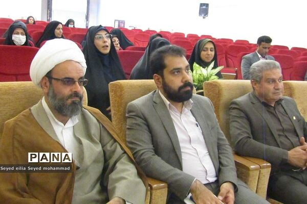 دیدار مدیران و معاونان پرورشی با امام‌جمعه قیامدشت