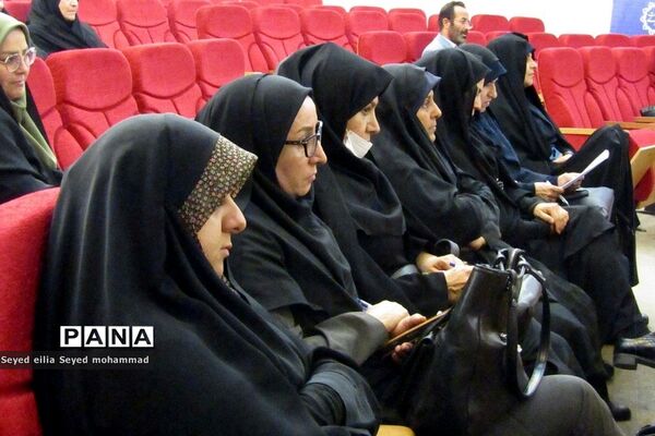 دیدار مدیران و معاونان پرورشی با امام‌جمعه قیامدشت