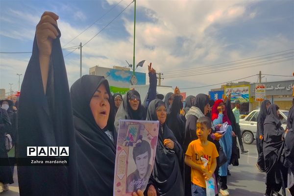 راهپیمایی مردم قرچک به‌مناسبت سالروز قیام خونین ۱۵ خرداد