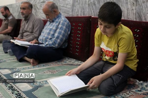 جلسه هفتگی قرآن کریم در گلوگاه