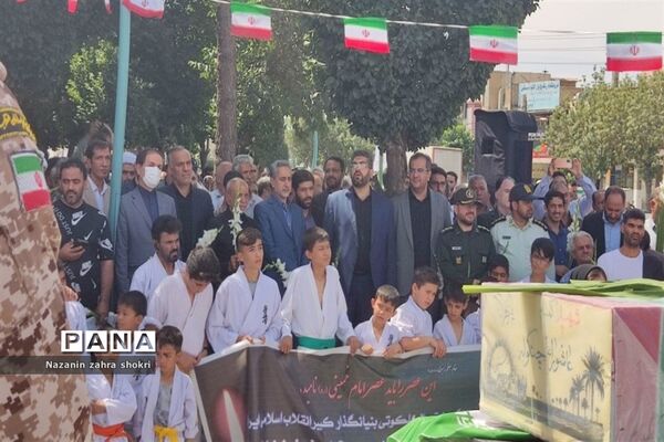 آیین گلباران قتلگاه یادمان شهدای ۱۵ خرداد در شهرستان‌ قرچک