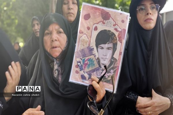 آیین گلباران قتلگاه یادمان شهدای ۱۵ خرداد در شهرستان‌ قرچک