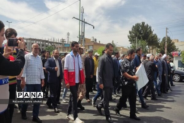 آیین گلباران قتلگاه یادمان شهدای ۱۵ خرداد در شهرستان‌ قرچک