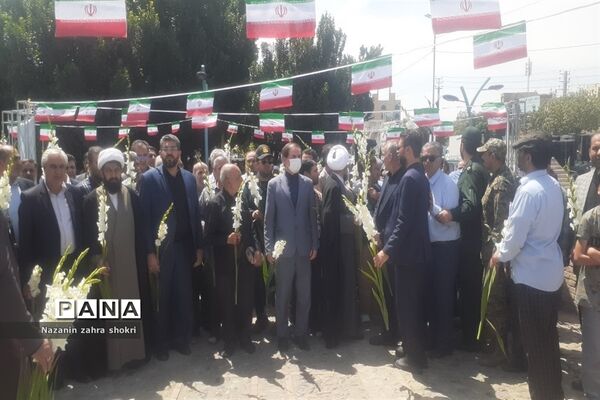 آیین گلباران قتلگاه یادمان شهدای ۱۵ خرداد در شهرستان‌ قرچک