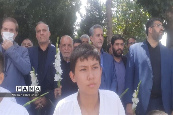 آیین گلباران قتلگاه یادمان شهدای ۱۵ خرداد در شهرستان‌ قرچک