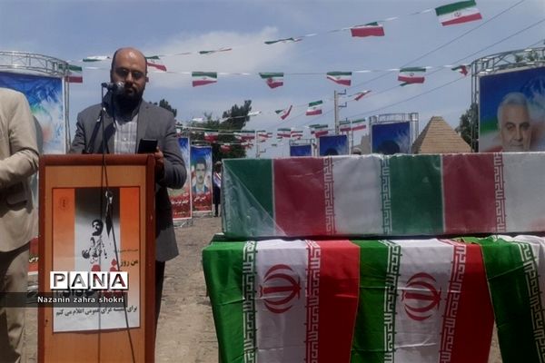 آیین گلباران قتلگاه یادمان شهدای ۱۵ خرداد در شهرستان‌ قرچک