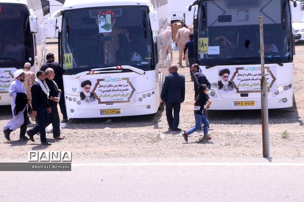 عرض ارادت مردم به امام خمینی(ره) در سی و چهارمین سالگرد ارتحال