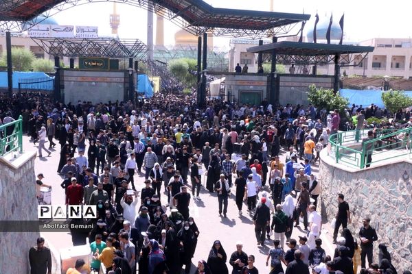 عرض ارادت مردم به امام خمینی(ره) در سی و چهارمین سالگرد ارتحال