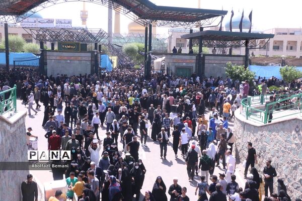 عرض ارادت مردم به امام خمینی(ره) در سی و چهارمین سالگرد ارتحال