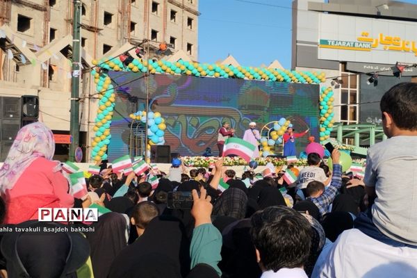 جشن باشکوه خانوادگی در جوار آقا علی ‌بن موسی الرضا (ع) با حضور پرشور مردم در مشهد مقدس