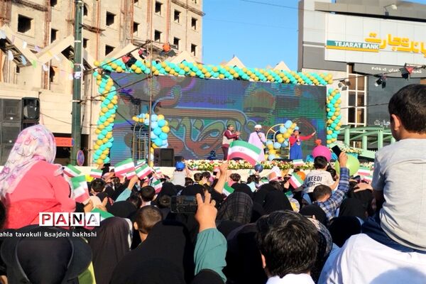 جشن باشکوه خانوادگی در جوار آقا علی ‌بن موسی الرضا (ع) با حضور پرشور مردم در مشهد مقدس