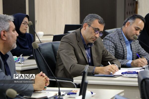 جلسه قرارگاه جهادی عدالت تربیتی و نصیب برابر آموزشی ‌در آذربایجان غربی