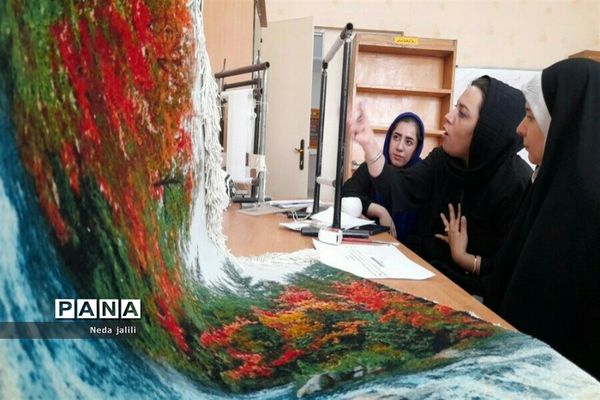 برگزاری کلاس های قالیبافی در کانون ملائک شهرستان قرچک  لید