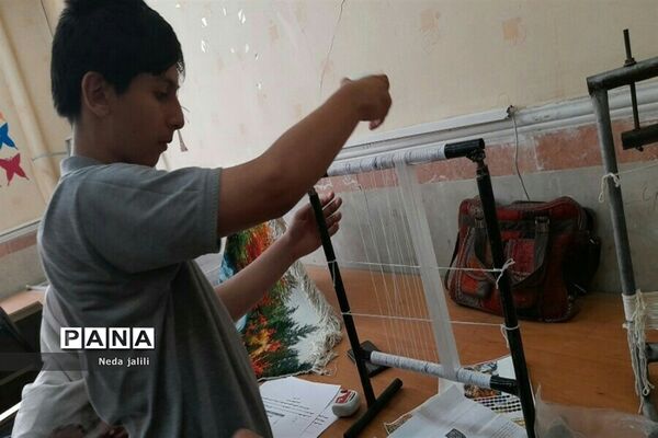 برگزاری کلاس های قالیبافی در کانون ملائک شهرستان قرچک  لید