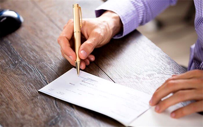 چرا چک‌ها در فروردین ماه به‌سختی وصول می‌شوند؟