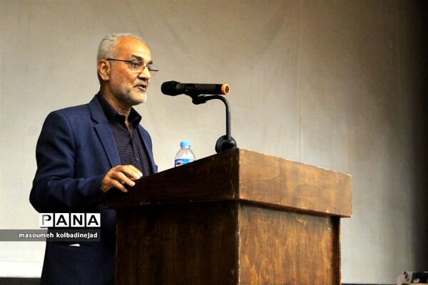 تجلیل از ایثارگران و نخبگان علمی شاهد در گلوگاه