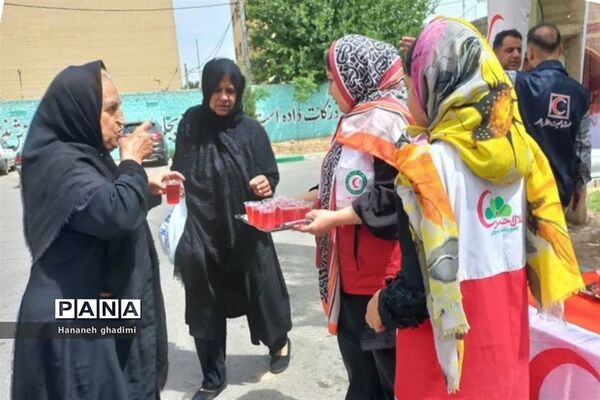 غرفه جمعیت هلال احمر قرچک در سالروز ولادت ثامن الحجج علیه السلام