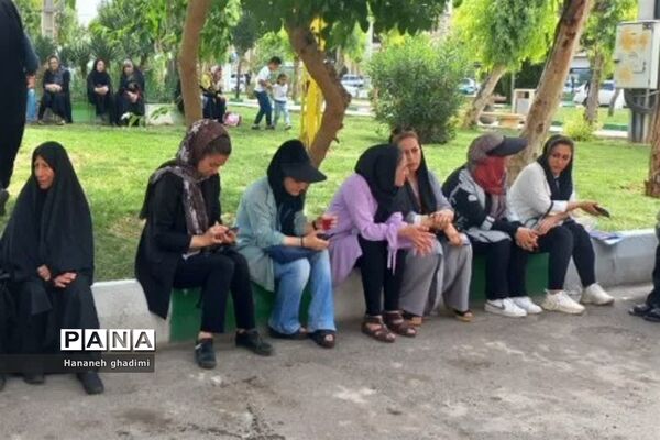 غرفه جمعیت هلال احمر قرچک در سالروز ولادت ثامن الحجج علیه السلام