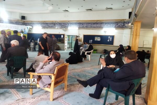 میز خدمت آموزش و پرورش با حضور مدیرکل استان فارس