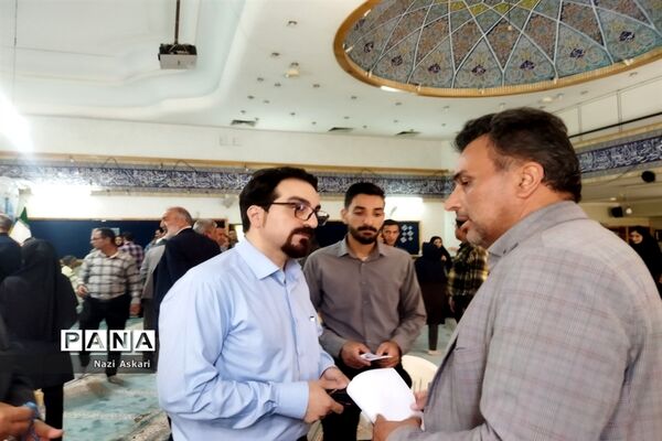 میز خدمت آموزش و پرورش با حضور مدیرکل استان فارس