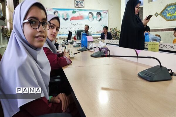 تجلیل از دانش‌آموزان و اولیای برتر شرکت کننده در  جشنواره نوجوان سالم  شهرستان قدس