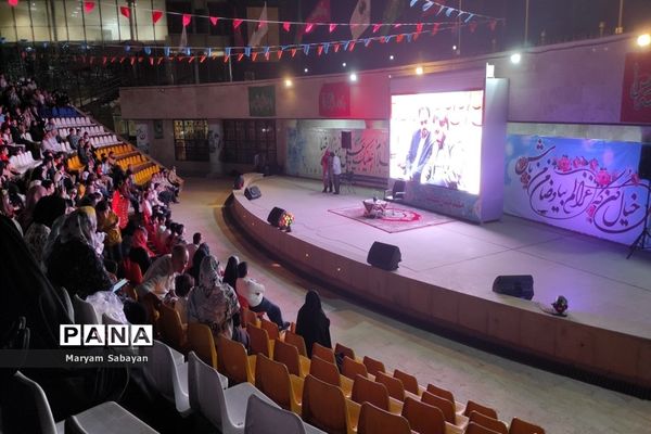 جشن میلاد امام مهربانی‌ها در موزه دفاع مقدس