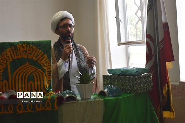 حضور خدام حرم رضوی درهنرستان کارو دانش الزهرای بهاباد