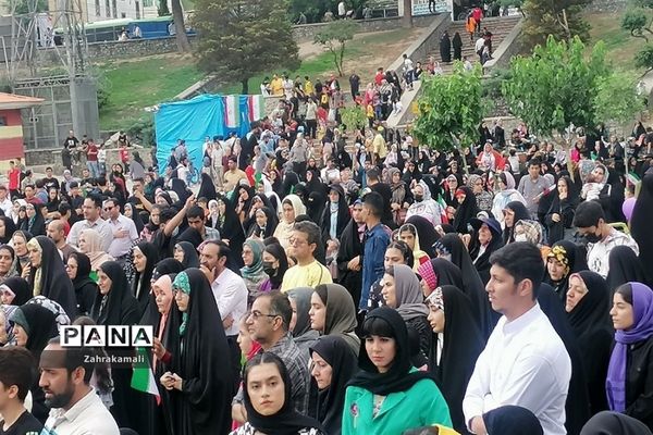 اجرای سرود سلام فرمانده در اندیشه