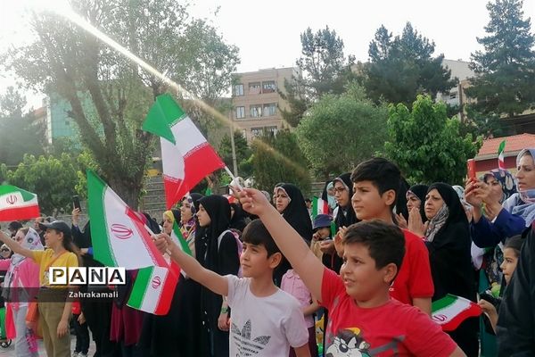 اجرای سرود سلام فرمانده در اندیشه