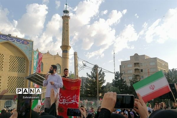 اجرای سرود سلام فرمانده در اندیشه