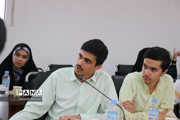 نشست تشکل‌های دانش‌آموزی خراسان رضوی با وزیر آموزش و پرورش