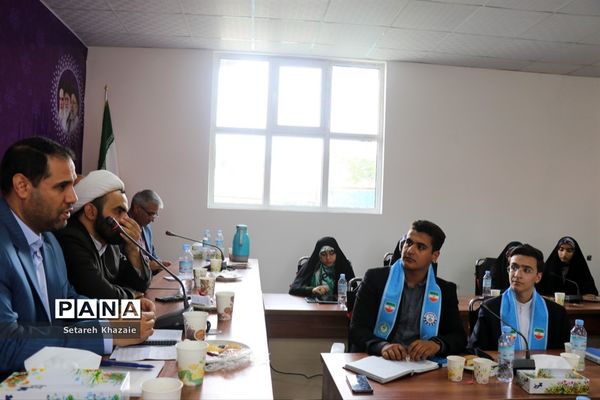 نشست تشکل‌های دانش‌آموزی خراسان رضوی با وزیر آموزش و پرورش