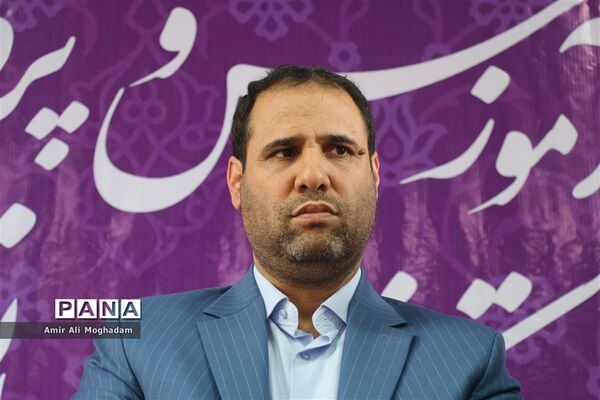 هم اندیشی وزیر آموزش و پرورش با دانش‌آموزان