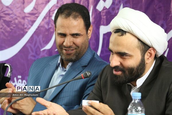 هم اندیشی وزیر آموزش و پرورش با دانش‌آموزان