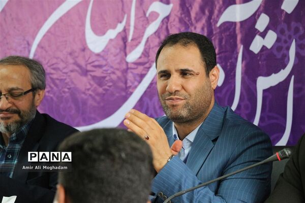هم اندیشی وزیر آموزش و پرورش با دانش‌آموزان