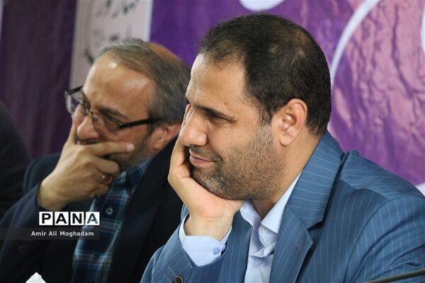 هم اندیشی وزیر آموزش و پرورش با دانش‌آموزان