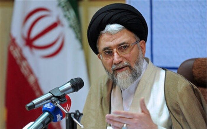 سفرا پرچمدار جمهوری ‌اسلامی ایران در خارج از مرزها هستند