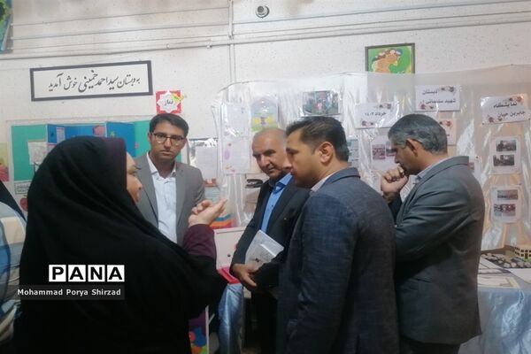 نمایشگاه دست‌سازهای دانش‌آموزان ناحیه چهار شیراز در طرح بوم