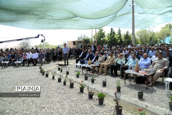 برگزاری دومین جشنواره «توت ترکان» در منطقه تفریحی گردشگری چهارده معصوم ترکان شهرستان مروست