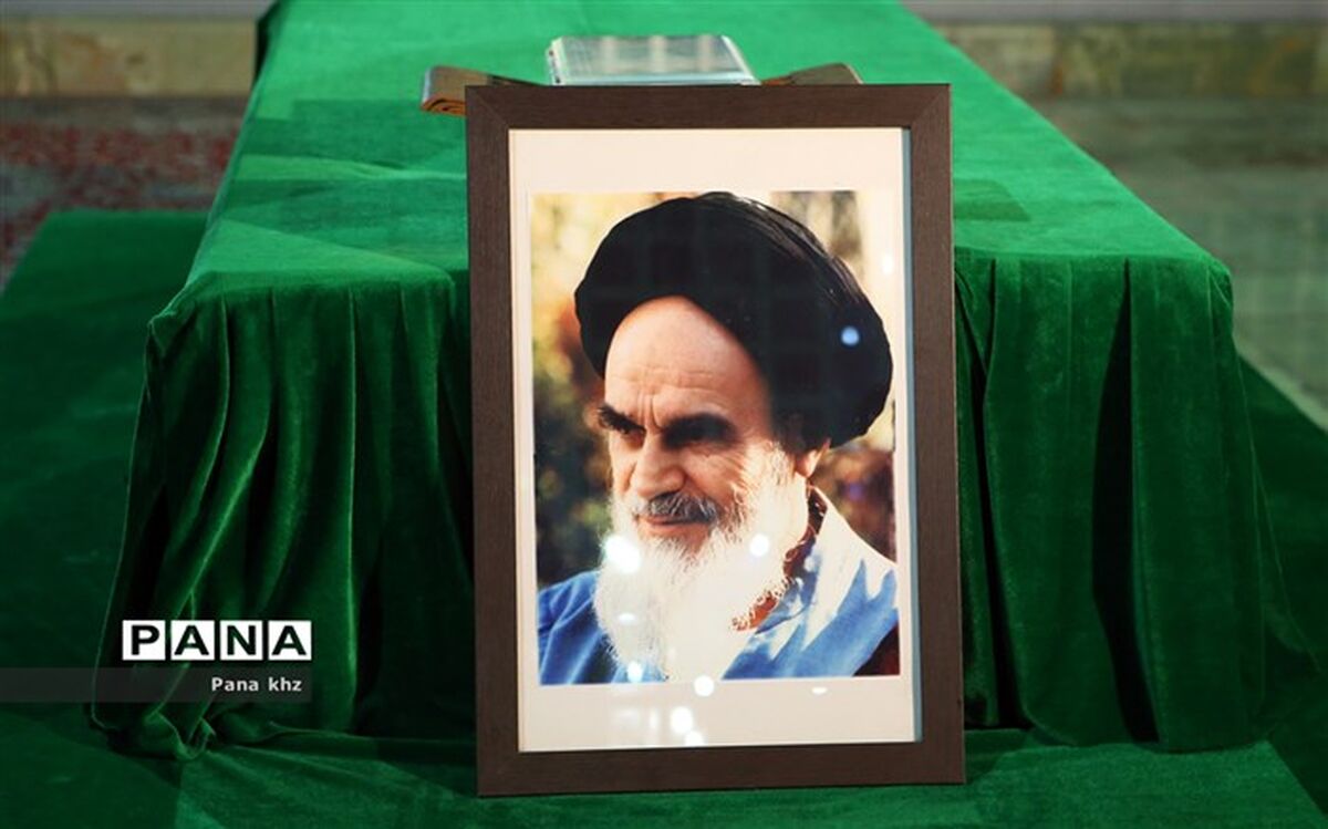 امام خمینی (ره) سلسله جنبان  حرکت عظیم الهی است