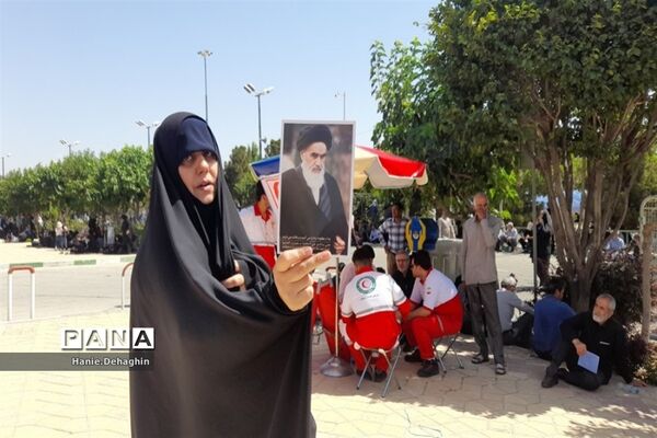 حضور دانش‌آموزان پاکدشت در مراسم رحلت امام‌خمینی (ره)