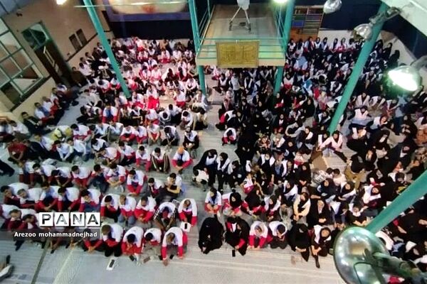 تجدید میثاق اعضای جوانان جمعیت هلال احمر قرچک با یادگار بنیانگذار کبیر انقلاب اسلامی ایران