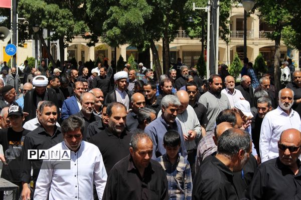 تجدید میثاق دانش‌آموزان و اعضای هیات محبان اهل بیت با آرمان‌های امام خمینی(ره)