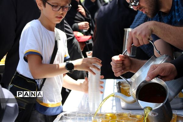 تجدید میثاق دانش‌آموزان و اعضای هیات محبان اهل بیت با آرمان‌های امام خمینی(ره)