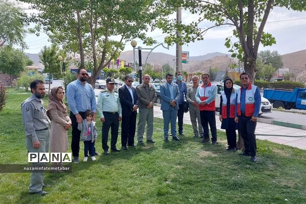 برگزاری پویش مردمی پاکسازی محیط‌زیست در پارک امیری فیروزکوهی شهرستان فیروزکوه