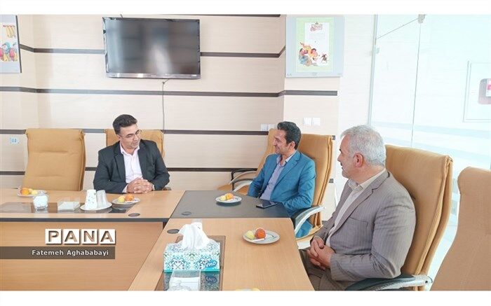 دیدار رئیس آموزش و پرورش شهرستان بن با رئیس بنیاد ملی نخبگان چهارمحال و بختیاری