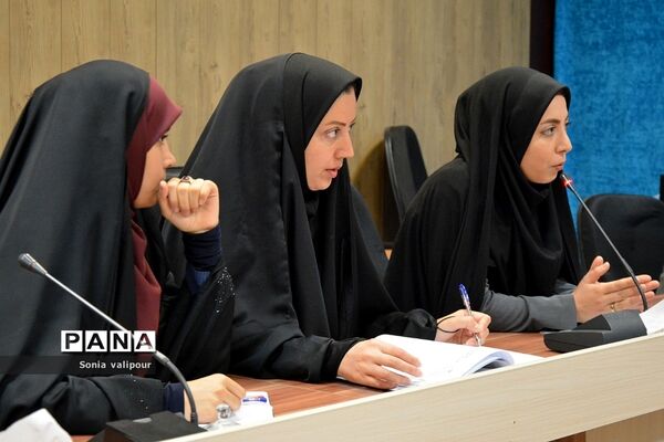 برگزاری جلسه ستاد آزمون غربالگری و سلامت روان در بهارستان دو