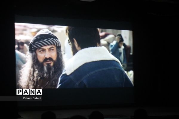 طرح سینما مهر در بوشهر با اکران فیلم سینمایی غریب